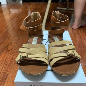 Steve Madden Bone and saddle strappy sandals